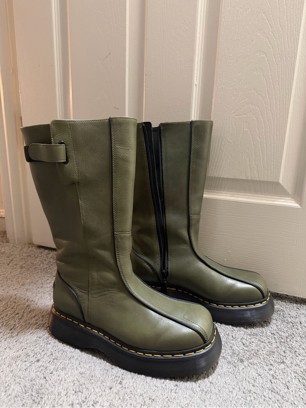 DR Martens Buzz Hi Women's Boots
